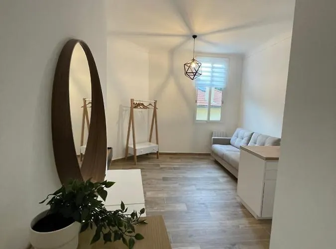 Monaco Cosy روكوبرُن كاب مارتي