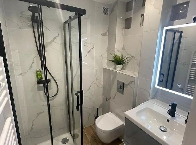 Monaco Cosy روكوبرُن كاب مارتي